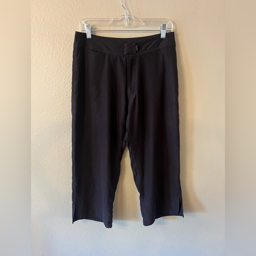 🏔️Patagonia Women’s Black Sender Capri Pants Sleek Fit Size 30